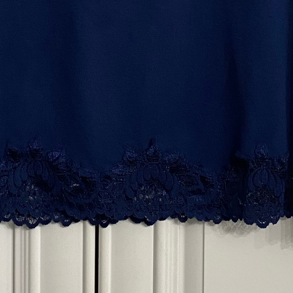 Coldwater Creek Women’s Sz Small Navy Sleeveless Scoop Neck Tank Top with Lace - Picture 3 of 10